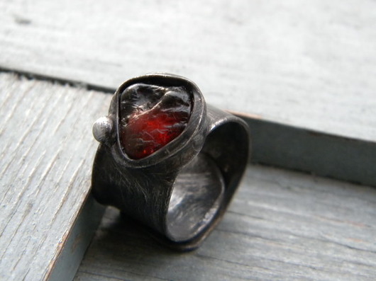 Roman Ancient Ring ;) surowy bursztyn Beata Trotter