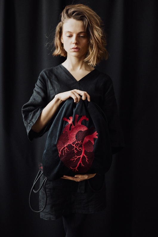 plecaki ANATOMICZNE SERCE  velvetowy plecak