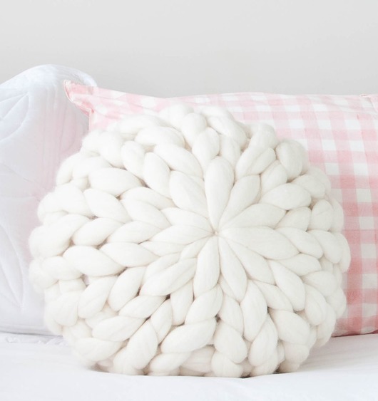 WEŁNIANA PODUSZKA CHUNKY xxl -kolor szary melanż Rabarbar Handmade
