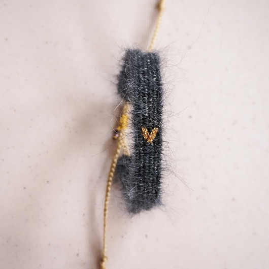 bransoletki - inne Bransoletka handmade z haftowanym serduszkiem