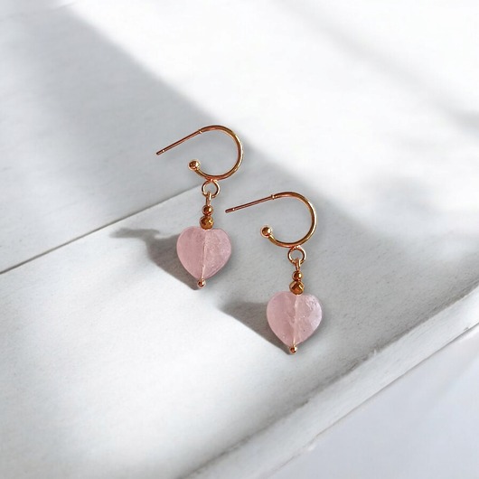 kolczyki z kamieniami Kolczyki serduszka KWARC TRUSKAWKOWY : wyjątkowy prezent