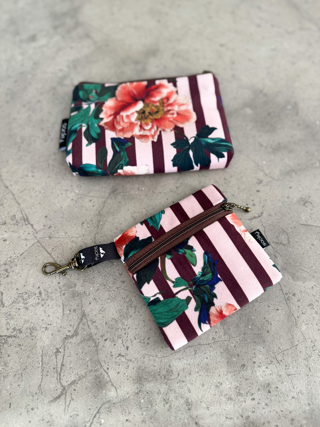 pokrowce i etui - na klucze Welurowe etui na słuchawki karmin