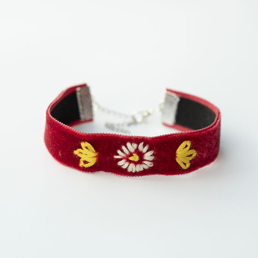 bransoletki - inne Ręcznie haftowana bransoletka folk etno