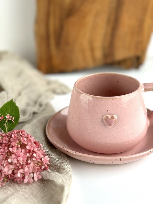 filiżanki Filiżanka ze spodkiem beczułka ręcznie robiona 250 ml - Różowa z sercem