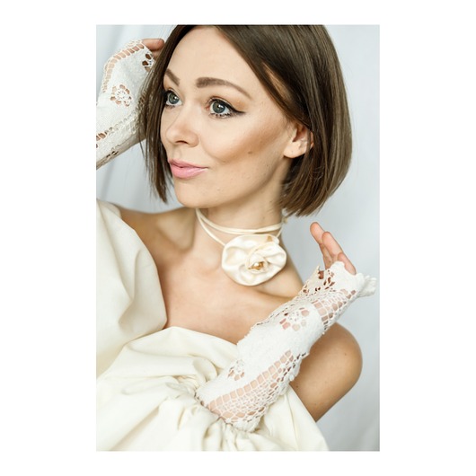 Biżuteria ślubna Choker jedwabny z perełką