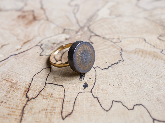 pierścionki - różne Pierścionek z ceramicznym oczkiem