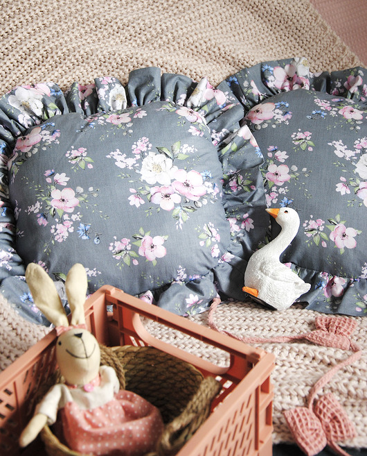 poduszki do pokoju dziecka Poduszka ozdobna w kwiaty falbany Boho vintage