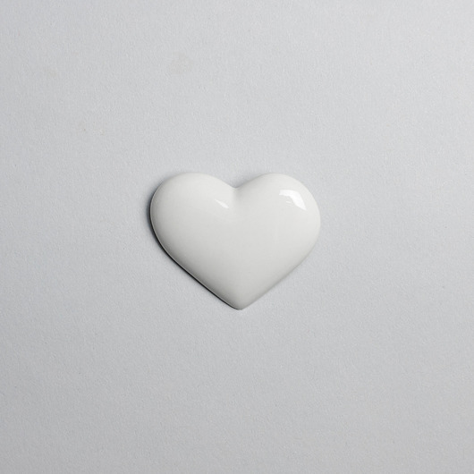 broszki Broszka Porcelanowa Serce Okrągłe