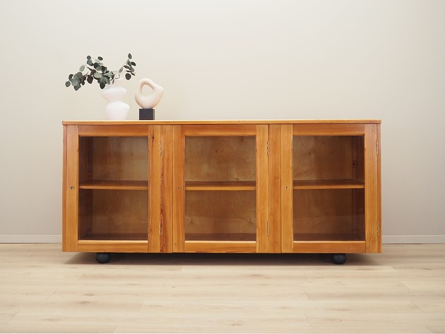 komody i szafki Witryna sosnowa, duński design, lata 80, produkcja: Dania