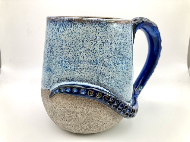 kubki Kubek ceramiczny z motywem ośmiornicy.
