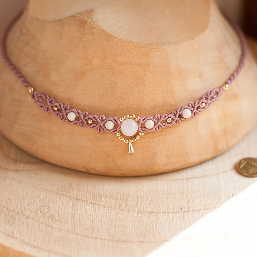 chokery Naszyjnik makrama. Pleciony makramowy naszyjnik. Kamienie naturalne.