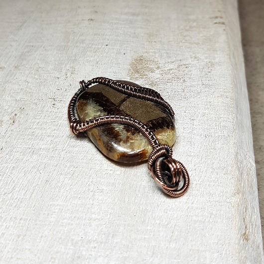 wisiory Septarian - smoczy kamień m239