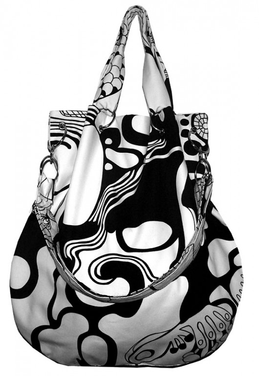 black & white MOONAXA