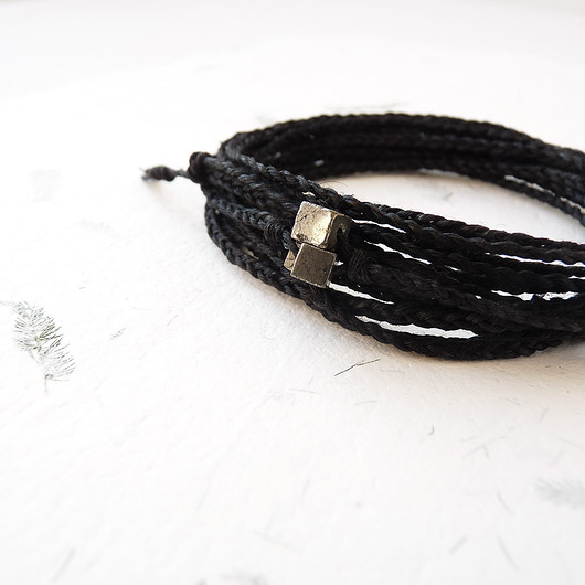bransoletki na sznurku NATURE Len i piryt czarna bransoletka