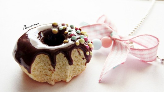 wisiory naszyjnik  pączek czekoladowy z groszkami