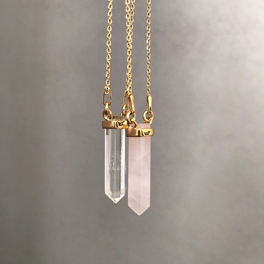 złote naszyjniki Naszyjnik z kamieniem w oprawie pozłacany kryształ górski