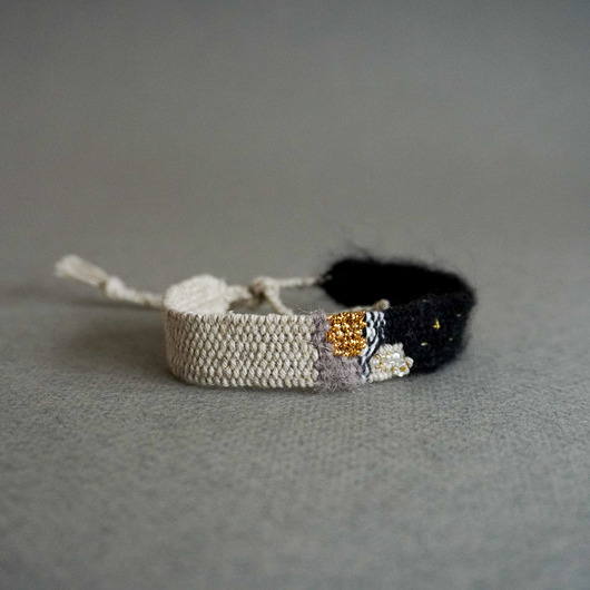 bransoletki na sznurku Bransoletka handmade z wełną i lnem