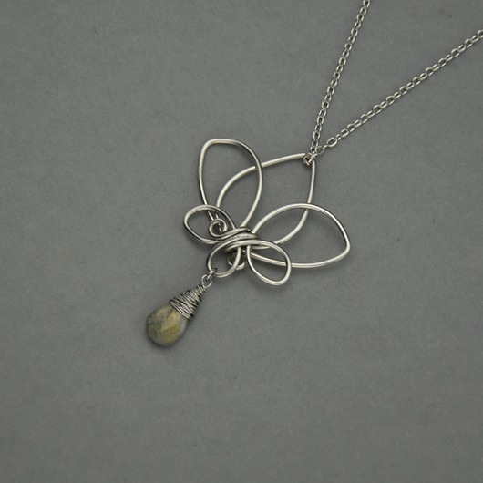 wisiory Wisiorek kwiat lotosu labradoryt wire wrapping