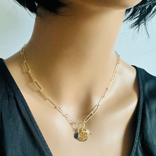 złote naszyjniki Naszyjnik POMYŚLNOŚĆ  z szafirem i topazem, na szerokim łańcuszku