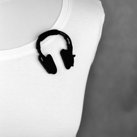 FeltHeadphones felt label