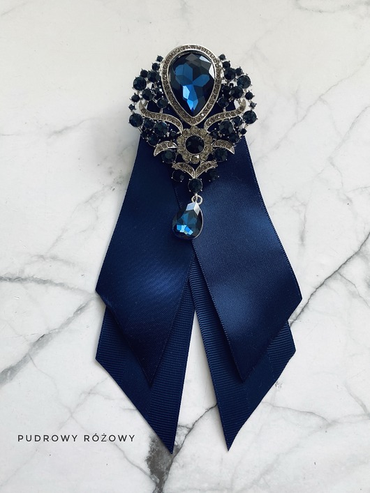 broszki Brosza / krawatka z Ogromnym kryształem 1 szt NEW