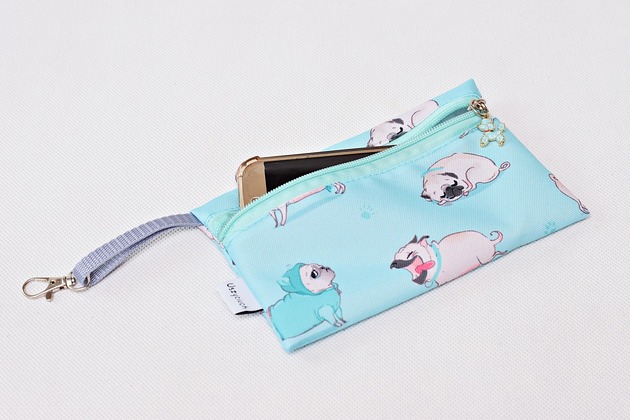 etui na telefon Etui na telefon klucze saszetka do torebki mopsy pieski