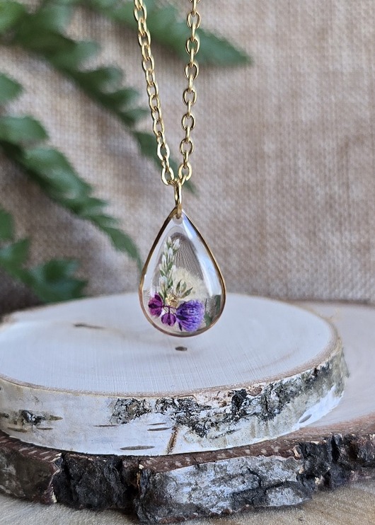 wisiory Złoty wisiorek prawdziwe kwiaty fioletowy