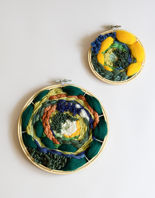 Ozdoby na ścianę Tkaniny na tamborku z motywem leśnym