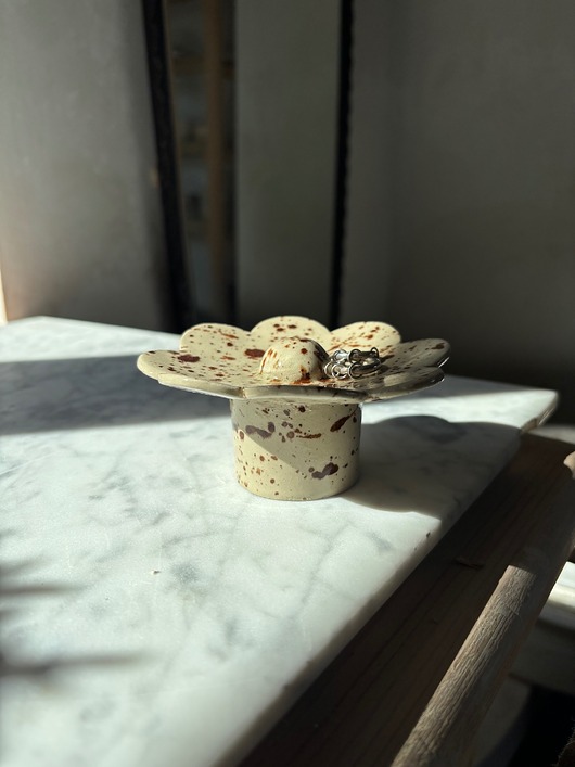 pojemniki na biżuterię Ceramiczna Miseczka Kwiat na Biżuterię Handmade Miseczka w Brązowe Ciapki