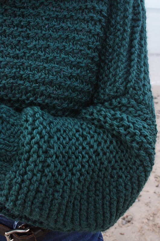 swetry damskie  Sweter handmade  z wełną  leśna zieleń