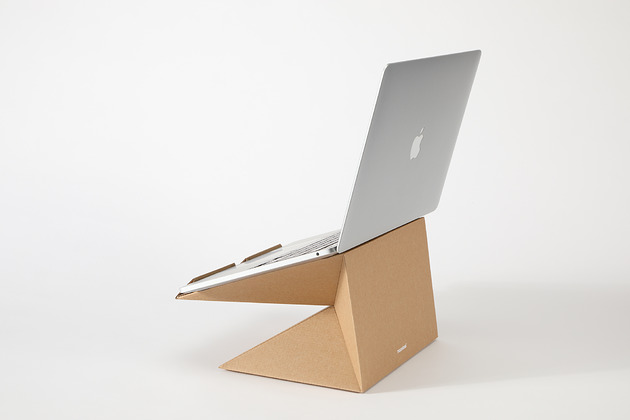 organizery Cartonica - kartonowy stojak pod laptopa