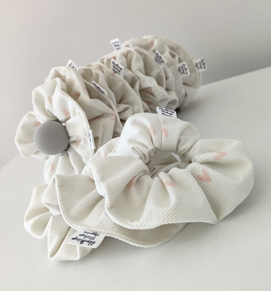 gumki do włosów Scrunchie LOVE 1szt - frotka do włosów velvet