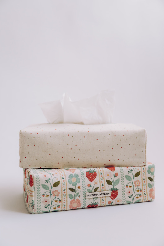 przechowywanie - różne Dwustronna Osłonka na Chusteczniki - Vintage Strawberries