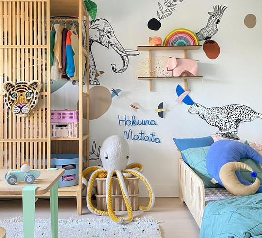 pokój dziecka - różne Hakuna Matata napis na ścianę do pokoiku dla dziecka