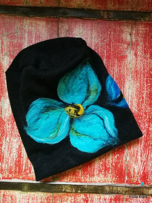 czapka handmade wełniana z kwiatem ruda klara