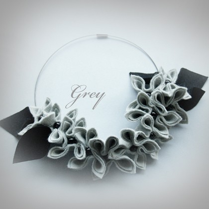 Grey- Biżuteria Autorska FlowerFelt Design