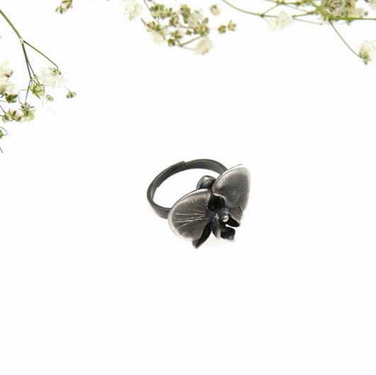 pierścionki srebrne Pierścionek srebrny oksydowany- Orchidea mała regulowana