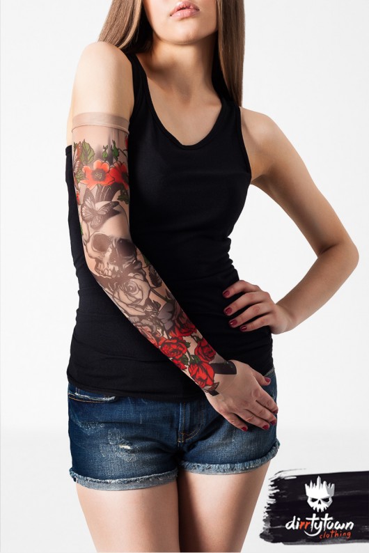 Rękawek z nadrukiem Skull & Roses dirrtytown clothing