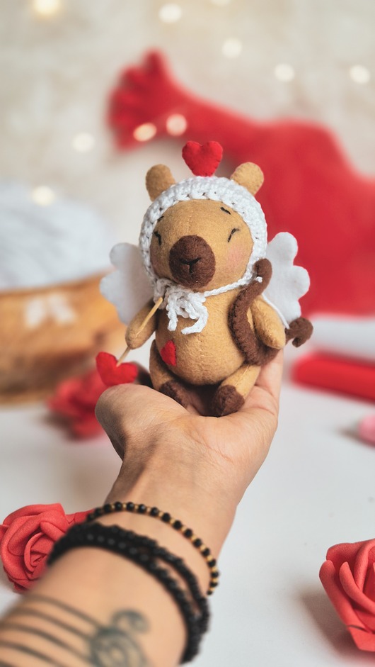 misie i maskotki Walentynkowa Capibara, prezent na walentynki