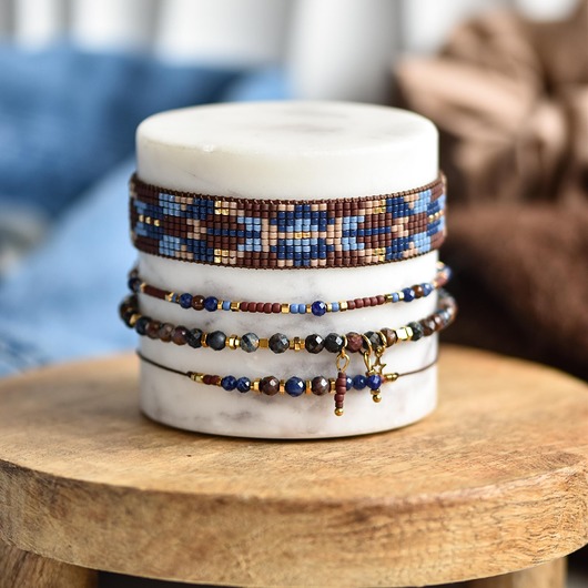 bransoletki na sznurku Zestaw czterech bransoletek