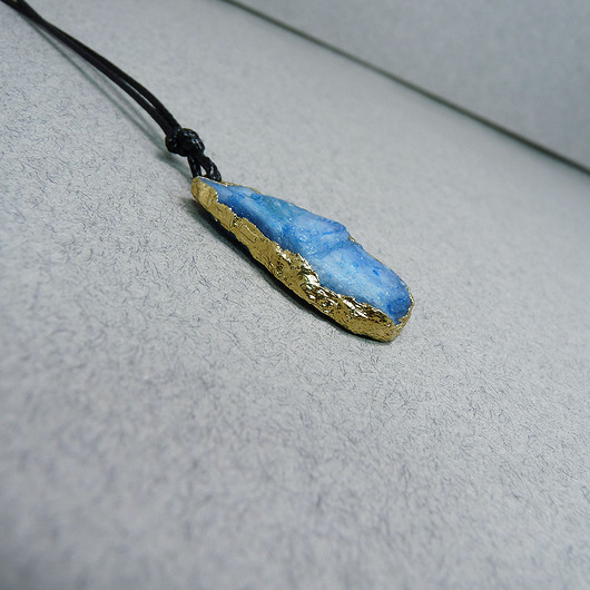 wisiory Kianit niebieski surowy kamień No 7