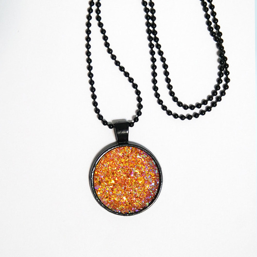 wisiory Medalion - Mandarynka - druzy, czarna oprawa