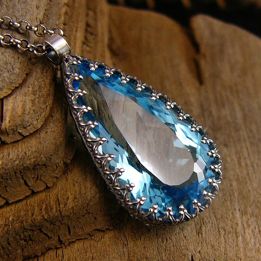 wisiory Naszyjnik Amulet Mocy - Topaz Swiss Blue Srebro