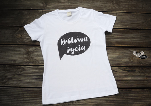 Królowa życia, biały t-shirt Sowia Aleja