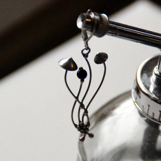 kolczyki - inne Estetyczny kolczyk z motywem grzybów z awenturynem w stylu leśnym