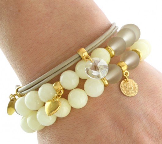Light yellow, beige & gold trio. Lavoga