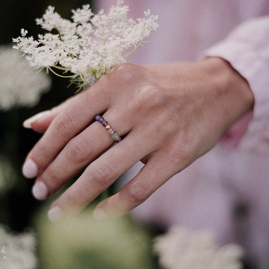 pierścionki elastyczne Pierścionek z ametystem, fluorytem i frenitem