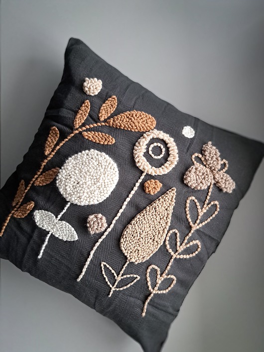 poduszki plecione Poduszka kwiaty punch needle boho natural