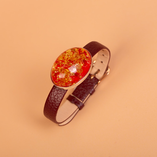 bransoletki - inne Bransoletka na pasku z bursztynem barwionym