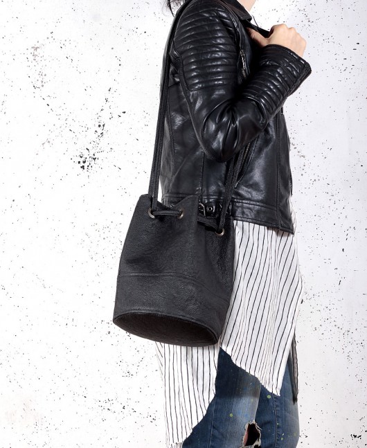Saq bag M czarna faktura / sakiewka / city bag hairoo